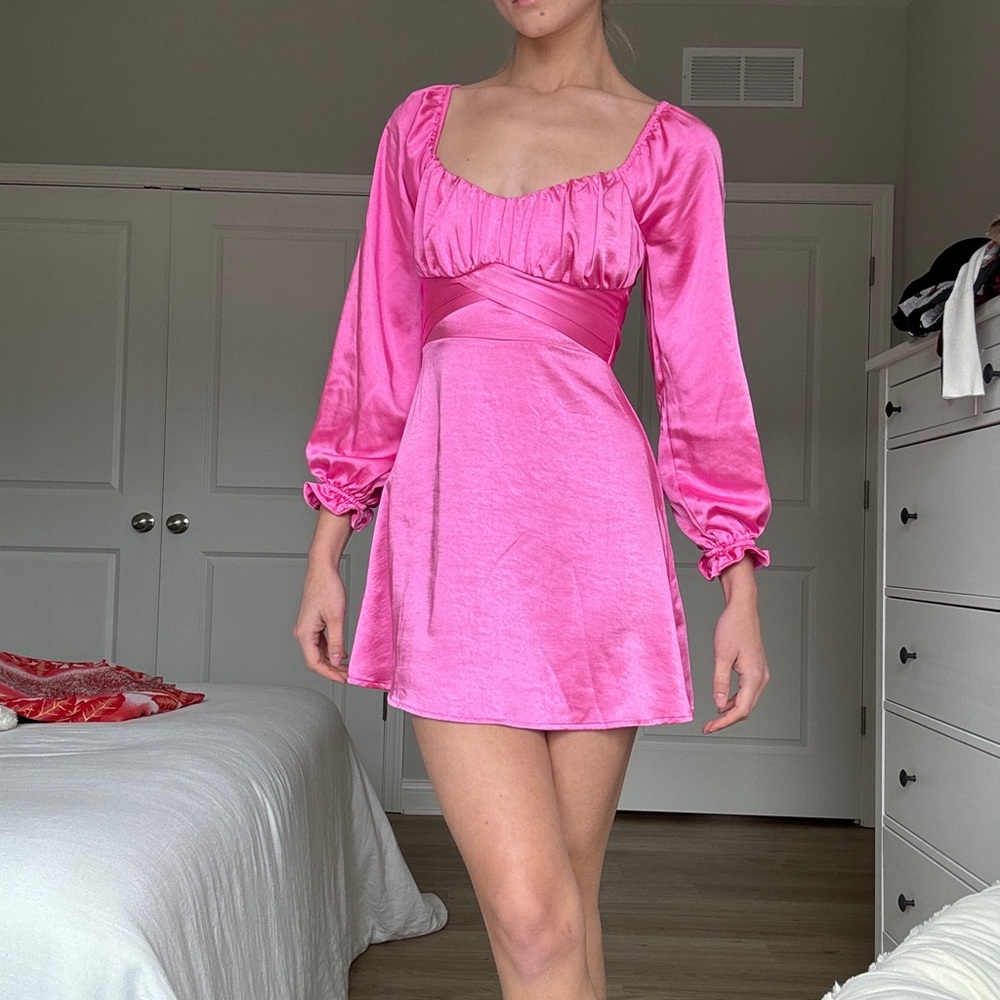 NWT GB Pink satin mini dress with puffed sleeves - Picture 3 of 3